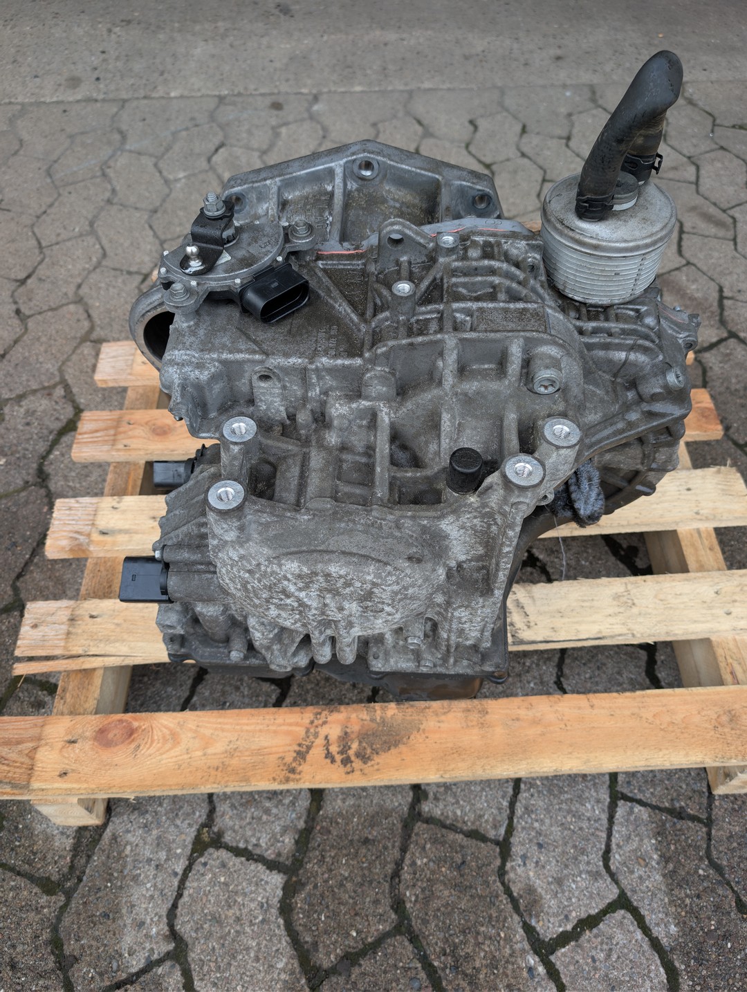 Heckklappe Passat Variant 3C Kombi Silber LA7W Kofferraumklappe 250 € VB Nur Abholung Industriestrasse 8a, 32825 Nordrhein-Westfalen - Blomberg 08.07.2026 3 Art Ersatz- & Reparaturteile Beschreibung Komplette Heckklappe für Passat Variant 3C Kombi Silber LA7W Kofferraumklappe FZ Schein : VW Variant 3C 1.6 BLF 85kw/115Ps Silber LA7W ca.140.000km 2. Hand PKW EZ.2007 Passgenauigkeit beachten Gebrauchte geprüfte Ersatzteile Teileinformation Pos. (1) Teilenummer 09G 300 038 JX Benennung 6-Gang-Automatikgetriebe Bemerkung 61:15 Modellangabe HXK Angebote bitte Bilder beachten! Mobil / WhatsApp Ingo 01725226162 Paketversand bis 10Kg DHL kostet 10€ Paletten Versand z.B. Getriebe Motor kostet 120€ DHL Cargo Spedition Selbstabholung von Ingo Jose Industriestraße 8a 32825 Blomberg Bezahlung BAR Überweisung oder per PayPal https://www.kleinanzeigen.de/pro/ersatzteilhandel-ingo-jose Keine Gewährleistung auf Anbauteile !! – Bild 2