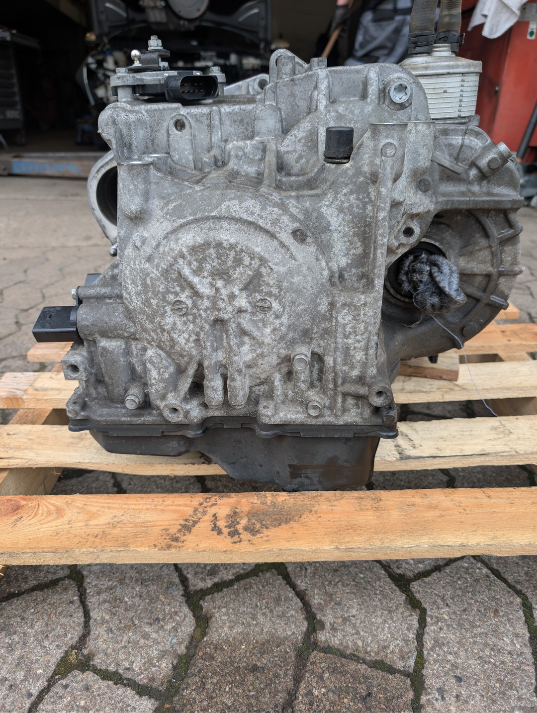 Heckklappe Passat Variant 3C Kombi Silber LA7W Kofferraumklappe 250 € VB Nur Abholung Industriestrasse 8a, 32825 Nordrhein-Westfalen - Blomberg 08.07.2026 3 Art Ersatz- & Reparaturteile Beschreibung Komplette Heckklappe für Passat Variant 3C Kombi Silber LA7W Kofferraumklappe FZ Schein : VW Variant 3C 1.6 BLF 85kw/115Ps Silber LA7W ca.140.000km 2. Hand PKW EZ.2007 Passgenauigkeit beachten Gebrauchte geprüfte Ersatzteile Teileinformation Pos. (1) Teilenummer 09G 300 038 JX Benennung 6-Gang-Automatikgetriebe Bemerkung 61:15 Modellangabe HXK Angebote bitte Bilder beachten! Mobil / WhatsApp Ingo 01725226162 Paketversand bis 10Kg DHL kostet 10€ Paletten Versand z.B. Getriebe Motor kostet 120€ DHL Cargo Spedition Selbstabholung von Ingo Jose Industriestraße 8a 32825 Blomberg Bezahlung BAR Überweisung oder per PayPal https://www.kleinanzeigen.de/pro/ersatzteilhandel-ingo-jose Keine Gewährleistung auf Anbauteile !! – Bild 3