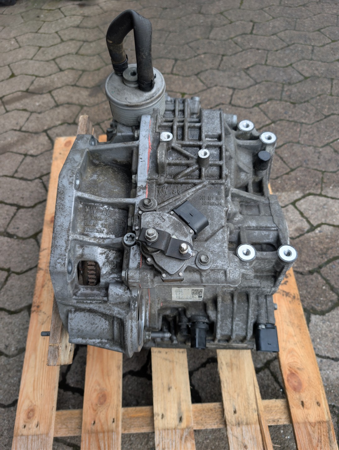 Heckklappe Passat Variant 3C Kombi Silber LA7W Kofferraumklappe 250 € VB Nur Abholung Industriestrasse 8a, 32825 Nordrhein-Westfalen - Blomberg 08.07.2026 3 Art Ersatz- & Reparaturteile Beschreibung Komplette Heckklappe für Passat Variant 3C Kombi Silber LA7W Kofferraumklappe FZ Schein : VW Variant 3C 1.6 BLF 85kw/115Ps Silber LA7W ca.140.000km 2. Hand PKW EZ.2007 Passgenauigkeit beachten Gebrauchte geprüfte Ersatzteile Teileinformation Pos. (1) Teilenummer 09G 300 038 JX Benennung 6-Gang-Automatikgetriebe Bemerkung 61:15 Modellangabe HXK Angebote bitte Bilder beachten! Mobil / WhatsApp Ingo 01725226162 Paketversand bis 10Kg DHL kostet 10€ Paletten Versand z.B. Getriebe Motor kostet 120€ DHL Cargo Spedition Selbstabholung von Ingo Jose Industriestraße 8a 32825 Blomberg Bezahlung BAR Überweisung oder per PayPal https://www.kleinanzeigen.de/pro/ersatzteilhandel-ingo-jose Keine Gewährleistung auf Anbauteile !! – Bild 4