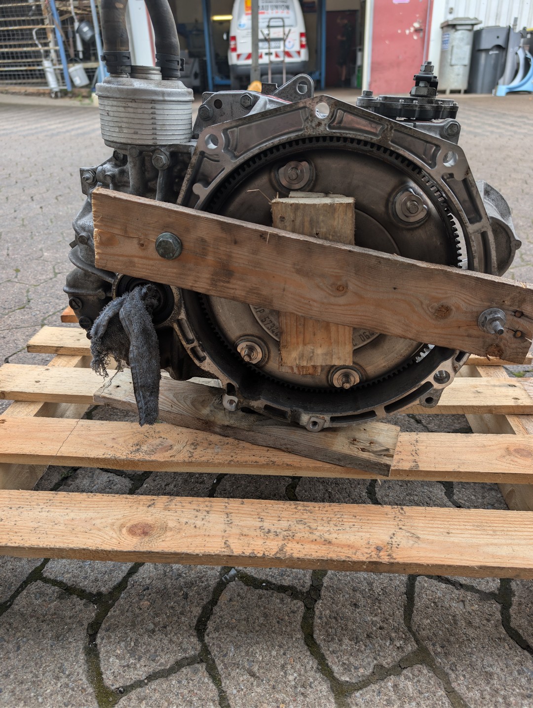 Heckklappe Passat Variant 3C Kombi Silber LA7W Kofferraumklappe 250 € VB Nur Abholung Industriestrasse 8a, 32825 Nordrhein-Westfalen - Blomberg 08.07.2026 3 Art Ersatz- & Reparaturteile Beschreibung Komplette Heckklappe für Passat Variant 3C Kombi Silber LA7W Kofferraumklappe FZ Schein : VW Variant 3C 1.6 BLF 85kw/115Ps Silber LA7W ca.140.000km 2. Hand PKW EZ.2007 Passgenauigkeit beachten Gebrauchte geprüfte Ersatzteile Teileinformation Pos. (1) Teilenummer 09G 300 038 JX Benennung 6-Gang-Automatikgetriebe Bemerkung 61:15 Modellangabe HXK Angebote bitte Bilder beachten! Mobil / WhatsApp Ingo 01725226162 Paketversand bis 10Kg DHL kostet 10€ Paletten Versand z.B. Getriebe Motor kostet 120€ DHL Cargo Spedition Selbstabholung von Ingo Jose Industriestraße 8a 32825 Blomberg Bezahlung BAR Überweisung oder per PayPal https://www.kleinanzeigen.de/pro/ersatzteilhandel-ingo-jose Keine Gewährleistung auf Anbauteile !! – Bild 5